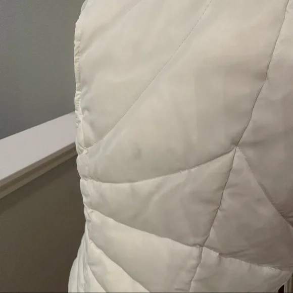 Kenneth Cole Reaction Cream Down Puffer Vest M - Picture 3 of 6